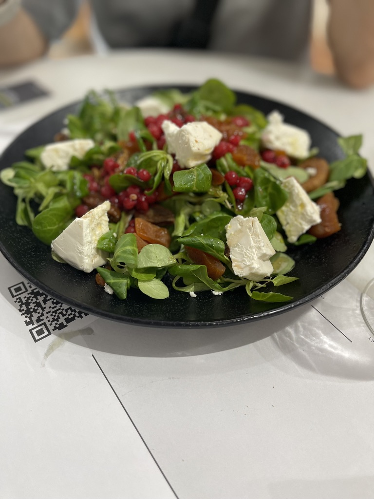 Los Manuelesのマヌエレスサラダ