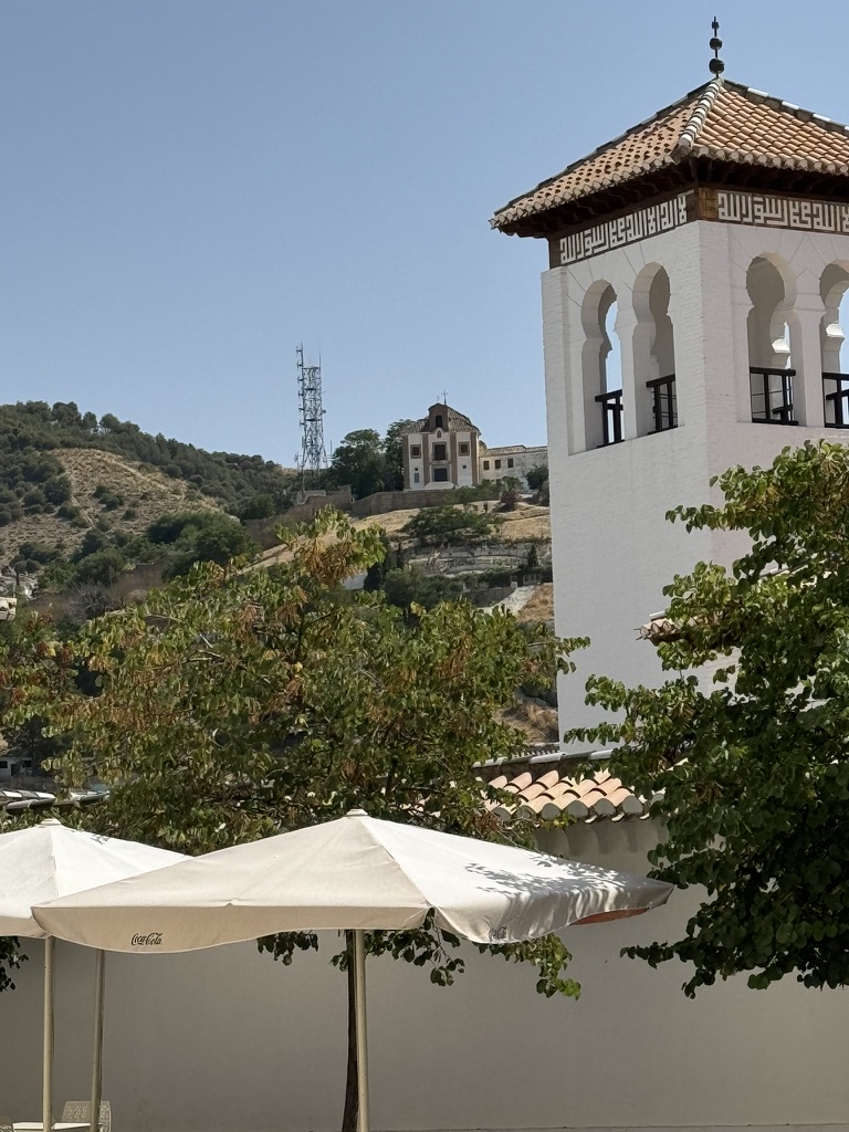 グラナダアルバイシン地区にあるモスク