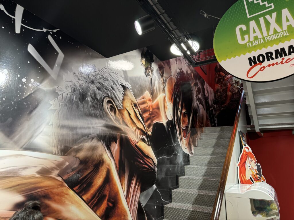 進撃の巨人の壁画