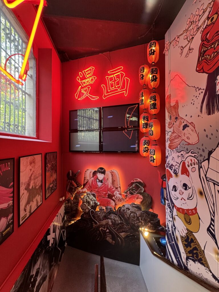 AKIRAの雰囲気を出すNorma Còmics店内。