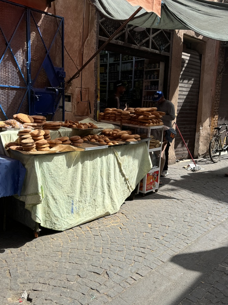 マラケシュ旧市街のパン屋