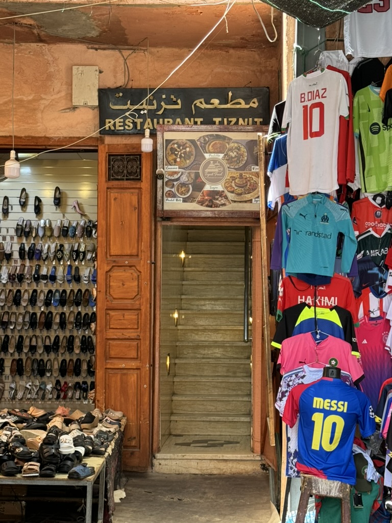 マラケシュのレストランTIZNIT