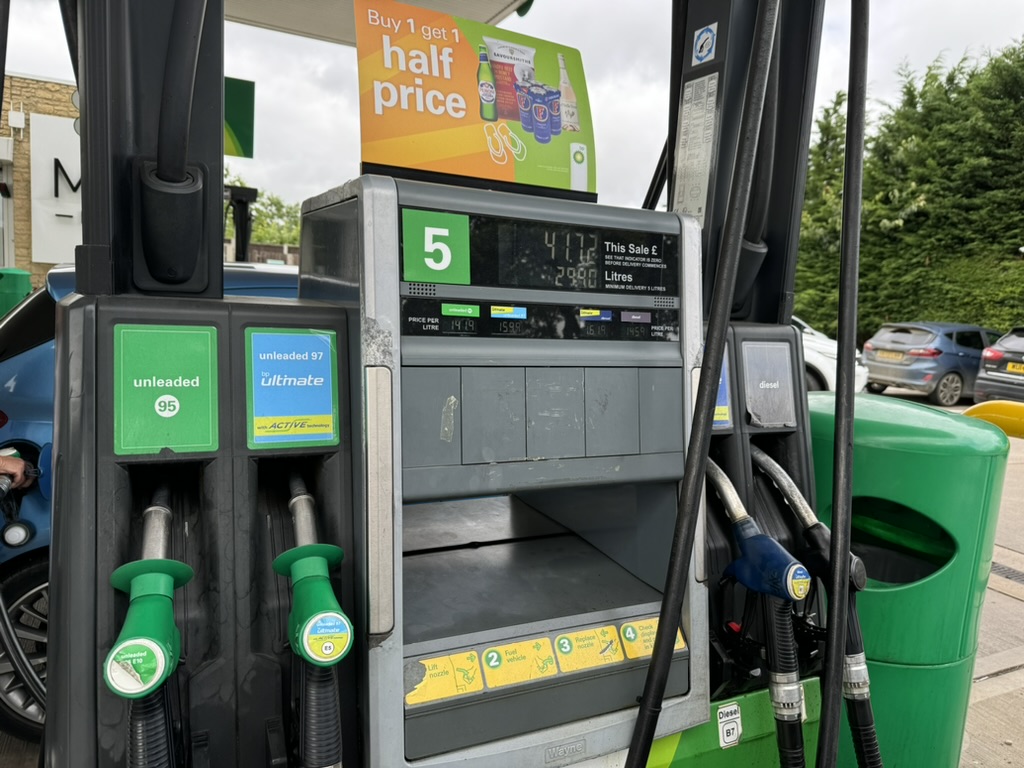 イギリスのガソリンスタンド