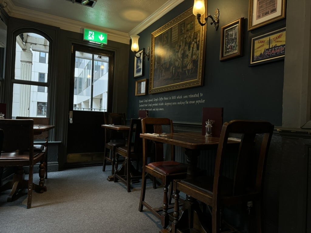 ロンドンの老舗パブShip