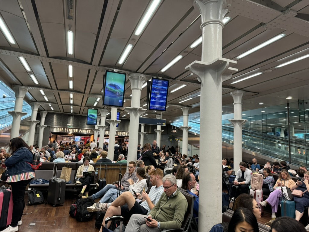 セントパンクラス駅パスポートコントロール通った後