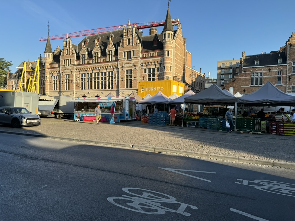 コルトレイクの朝市